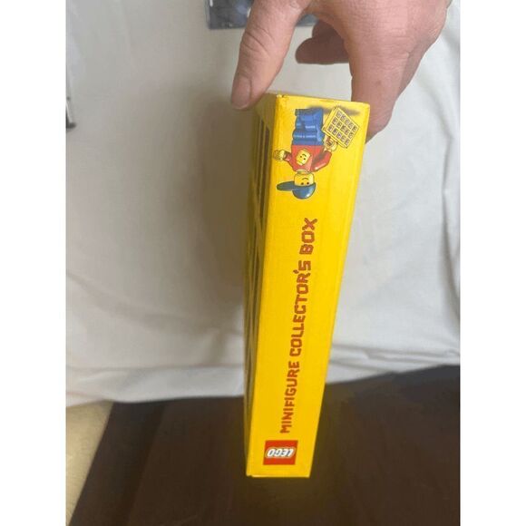 Various Lego Minifigures 2010-2015 Series in Display Case Boxer Cave Man Woman - Picture 8 of 8